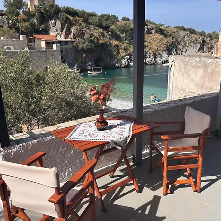 아파트 Mani S Secret Cove Next To The Sea Khalkia